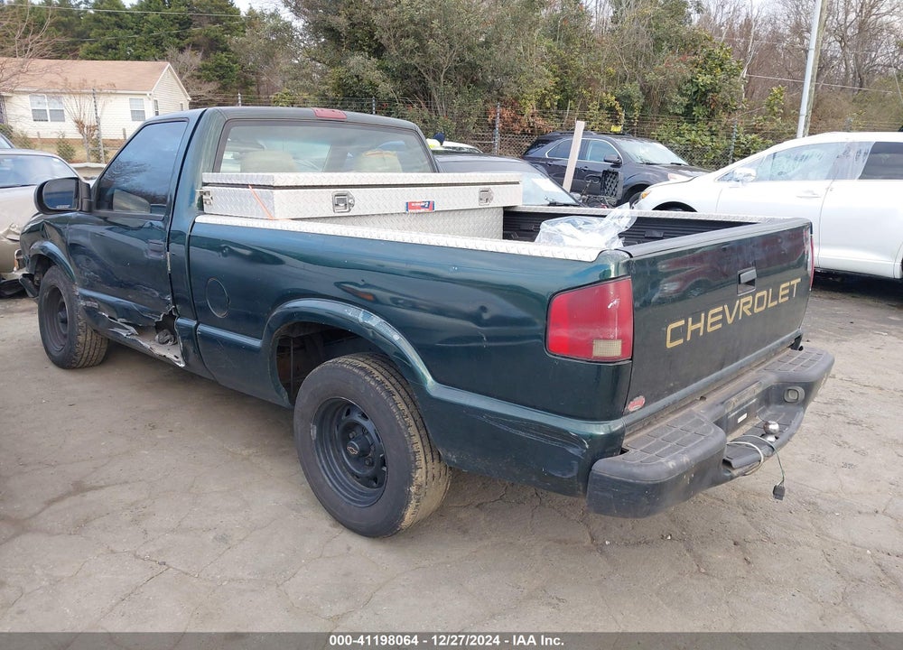 2001 CHEVROLET S-10 VIN: 1GCCS145418210137