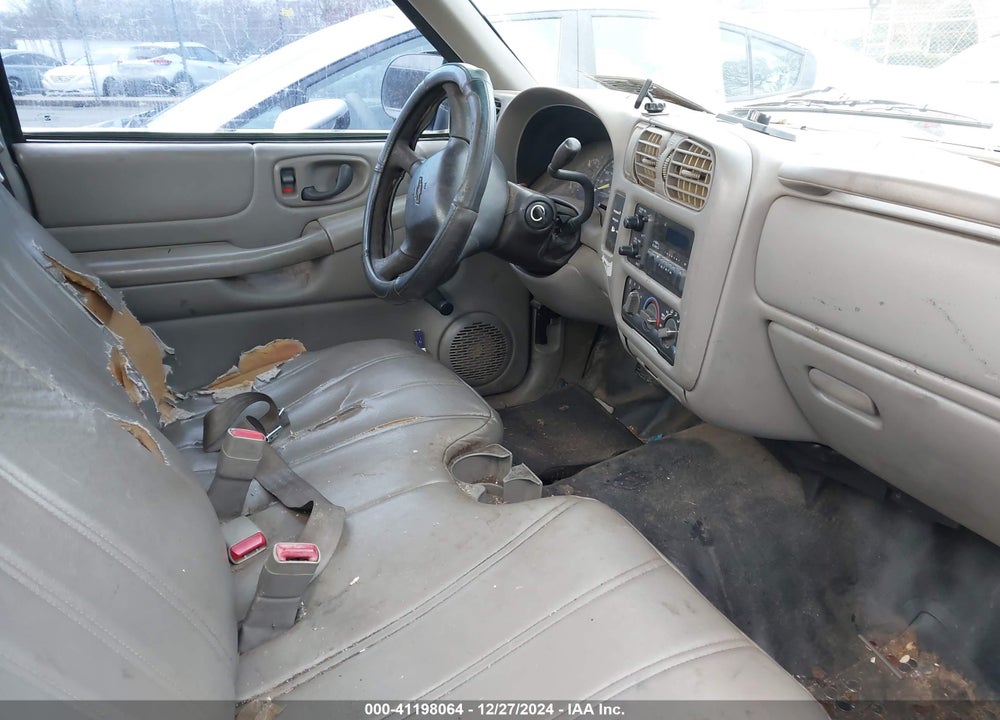 2001 CHEVROLET S-10 VIN: 1GCCS145418210137