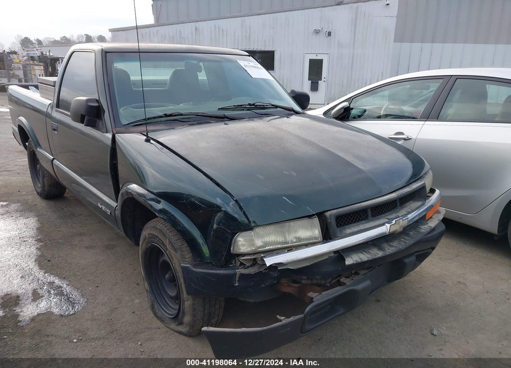2001 CHEVROLET S-10 VIN: 1GCCS145418210137
