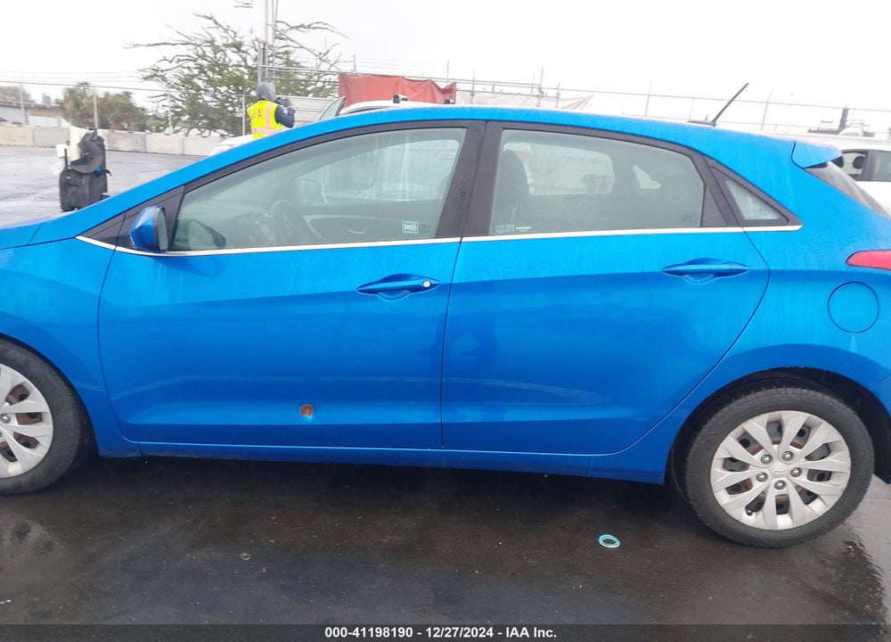 2017 HYUNDAI ELANTRA GT VIN: KMHD35LHXHU364398