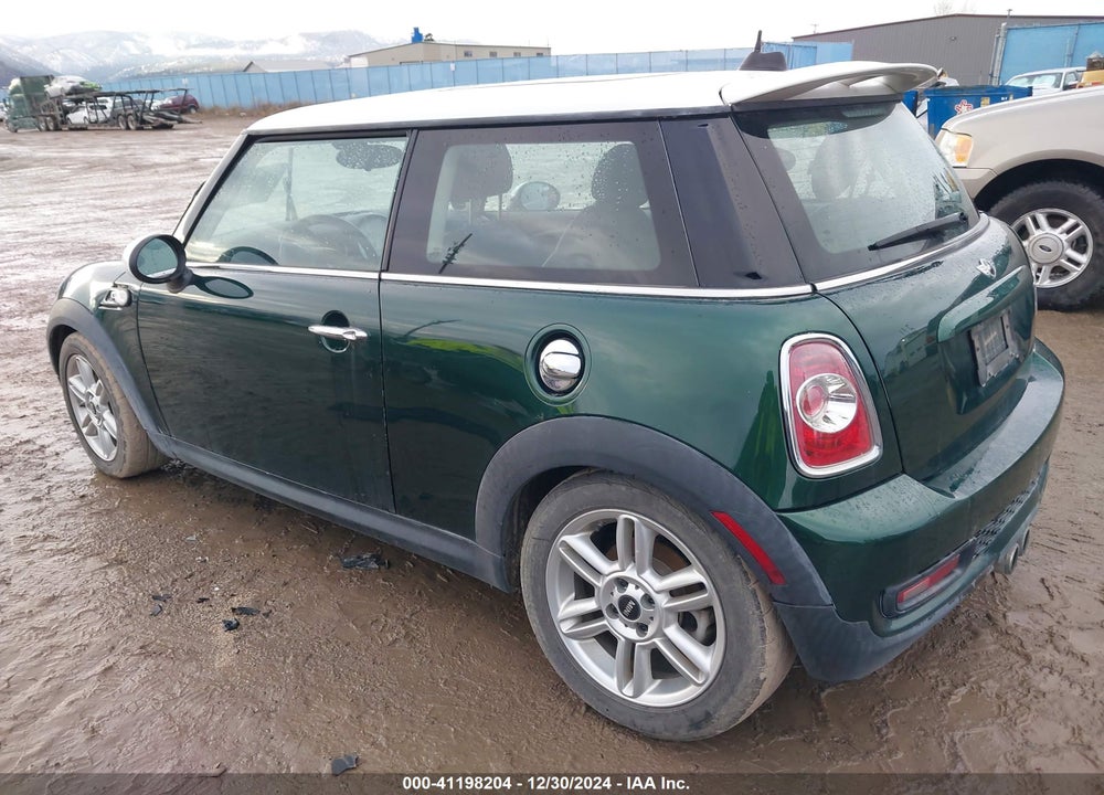 2012 MINI COOPER S VIN: WMWSV3C55CTY28922