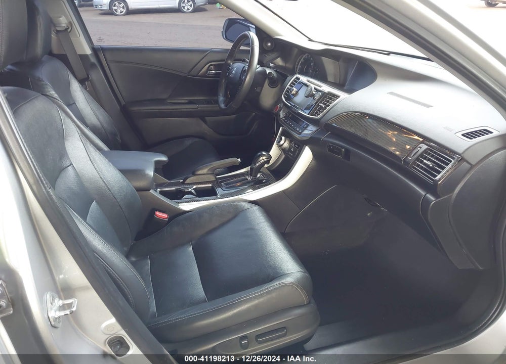 2013 HONDA ACCORD TOURING VIN: 1HGCR3F98DA031590
