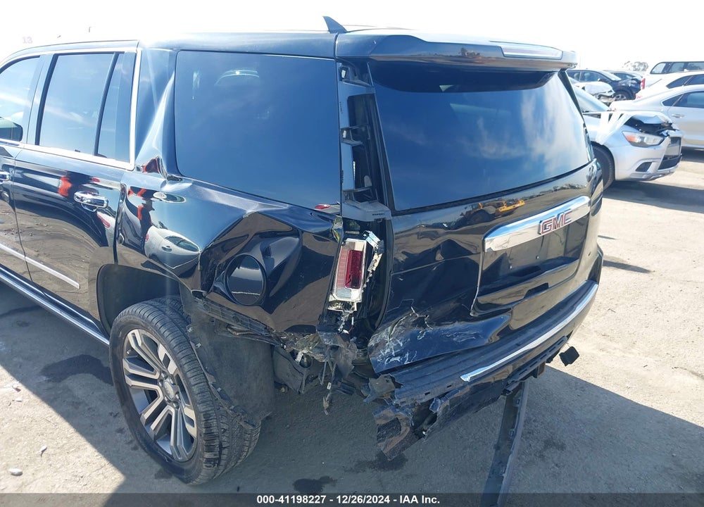 2019 GMC YUKON DENALI VIN: 1GKS2CKJ4KR191886