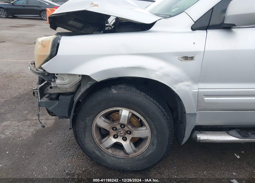 2006 HONDA PILOT EX VIN: 5FNYF28406B005861