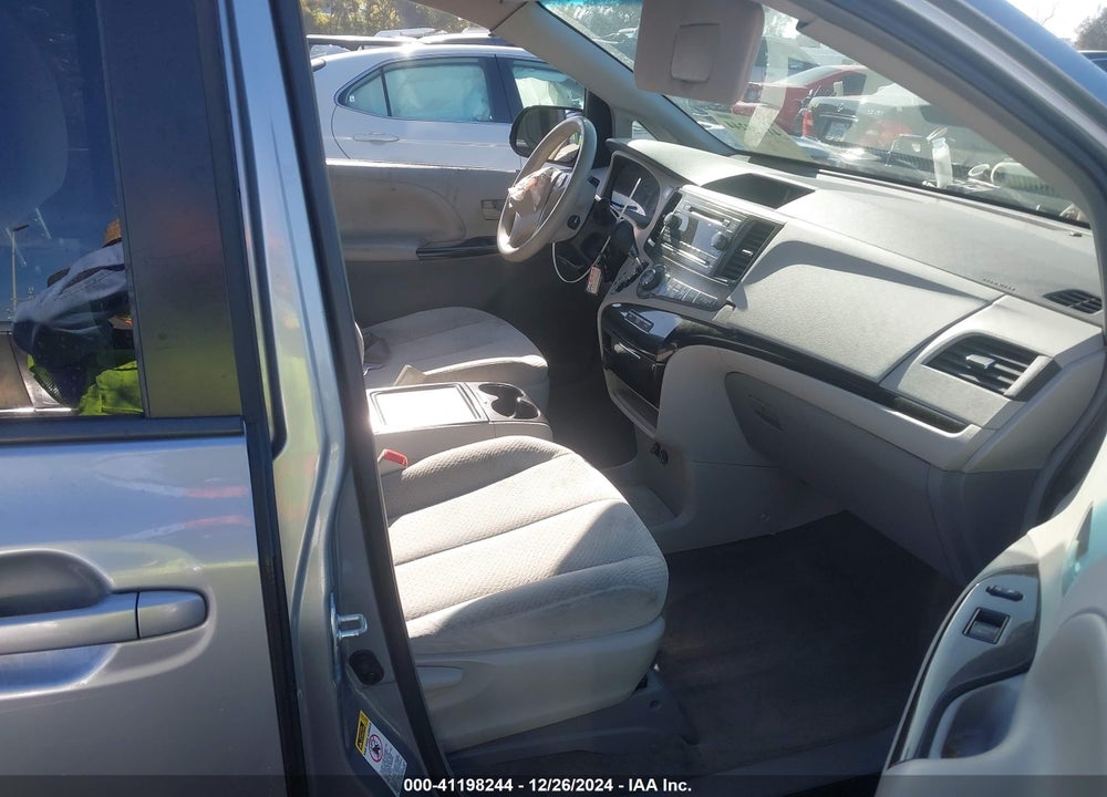 2013 TOYOTA SIENNA LE V6 8 PASSENGER VIN: 5TDKK3DC8DS348334