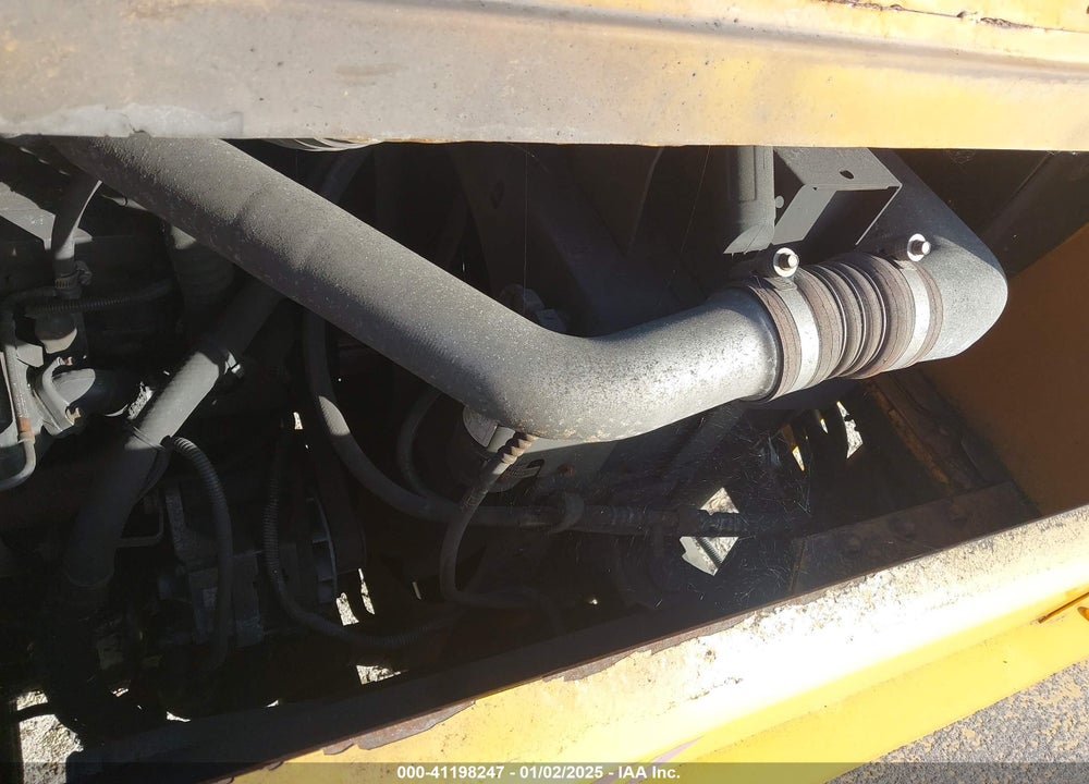2015 OTTAWA YARD TRACTOR VIN: 336724