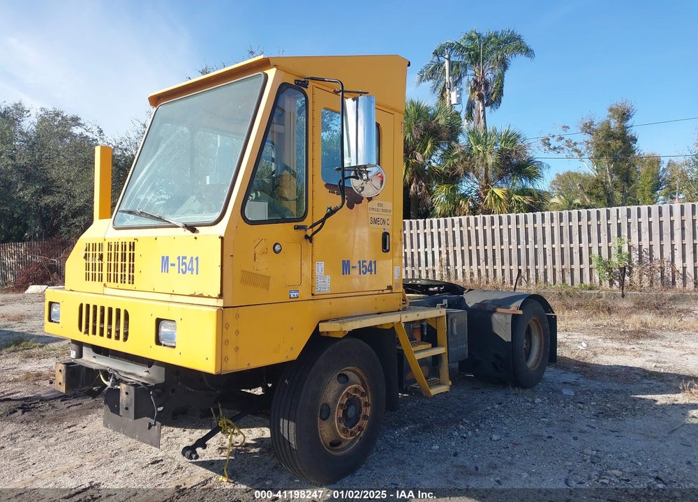 2015 OTTAWA YARD TRACTOR VIN: 336724