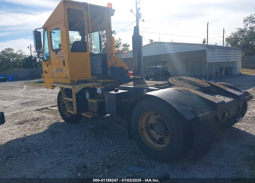2015 OTTAWA YARD TRACTOR VIN: 336724