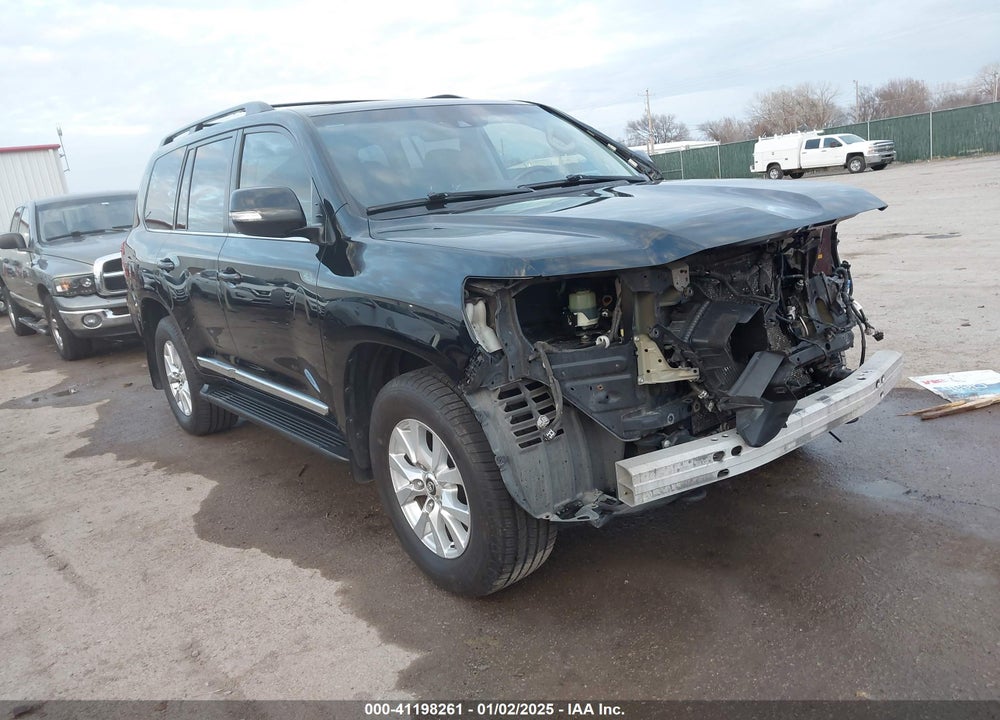 2017 TOYOTA LAND CRUISER V8 VIN: JTMCY7AJ8H4050039