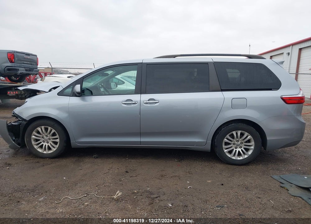 2015 TOYOTA SIENNA XLE 8 PASSENGER VIN: 5TDYK3DC4FS539519