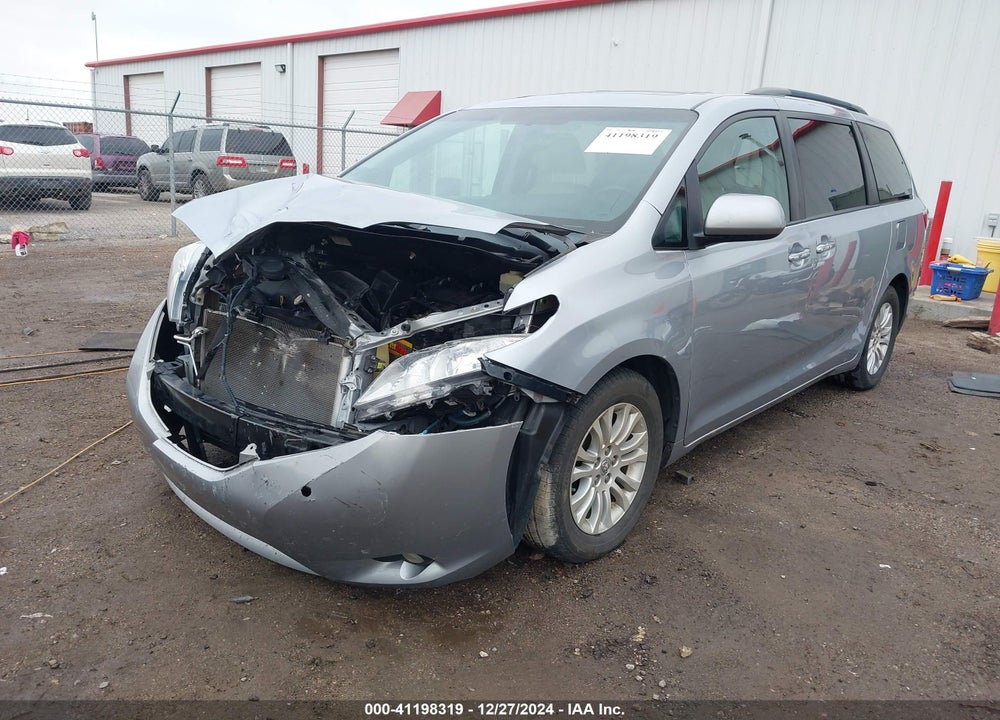 2015 TOYOTA SIENNA XLE 8 PASSENGER VIN: 5TDYK3DC4FS539519