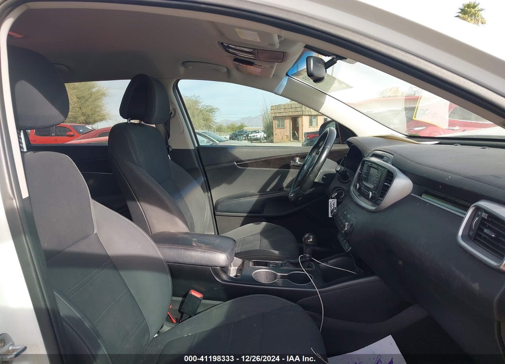 2016 KIA SORENTO 2.4L LX VIN: 5XYPG4A37GG153697