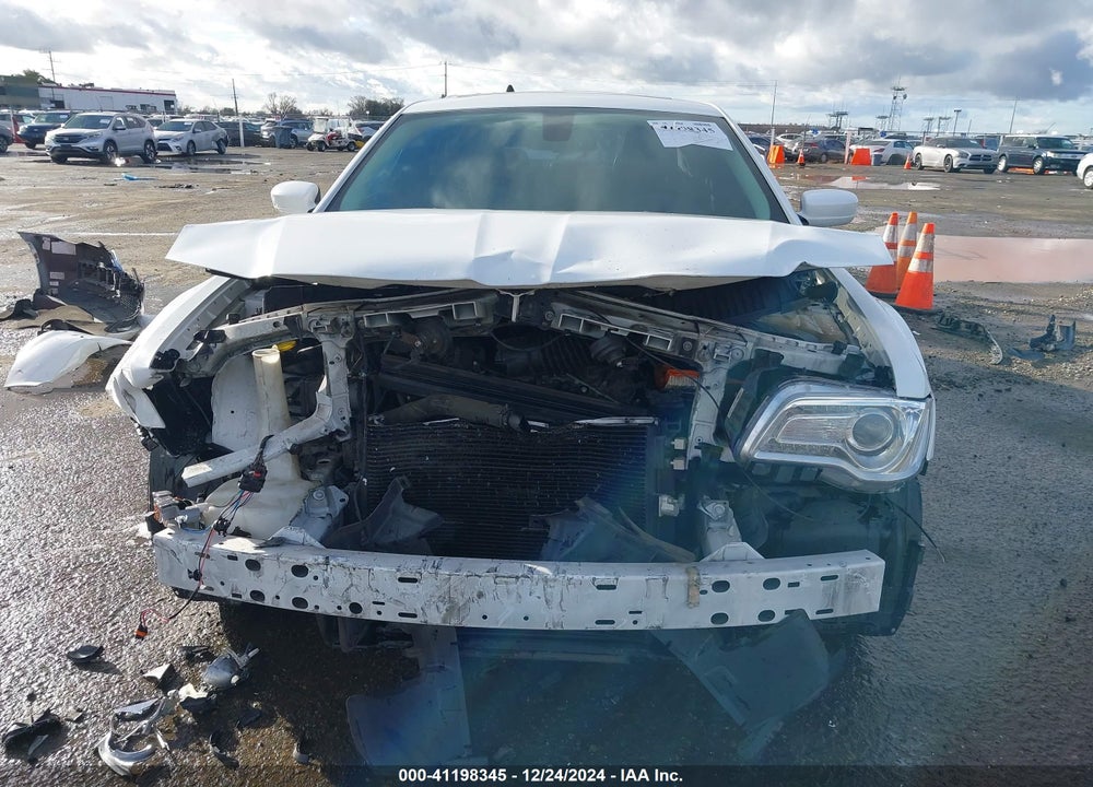 2016 CHRYSLER 300 VIN: 2C3CCAAG6GH211896