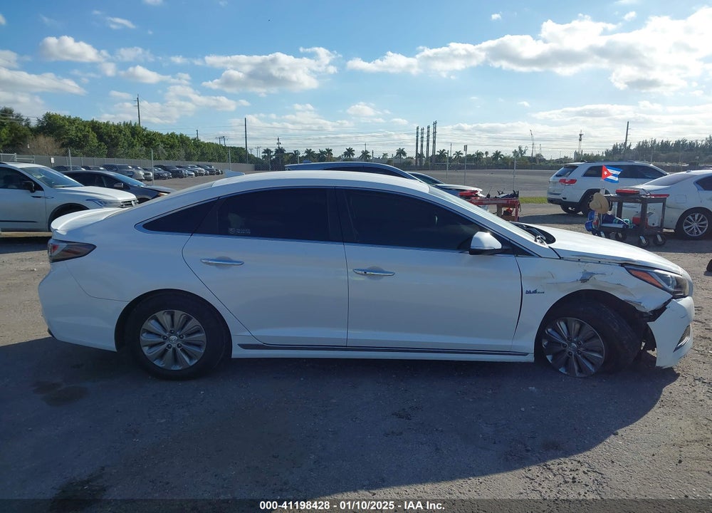 2017 HYUNDAI SONATA HYBRID VIN: KMHE24L31HA062540
