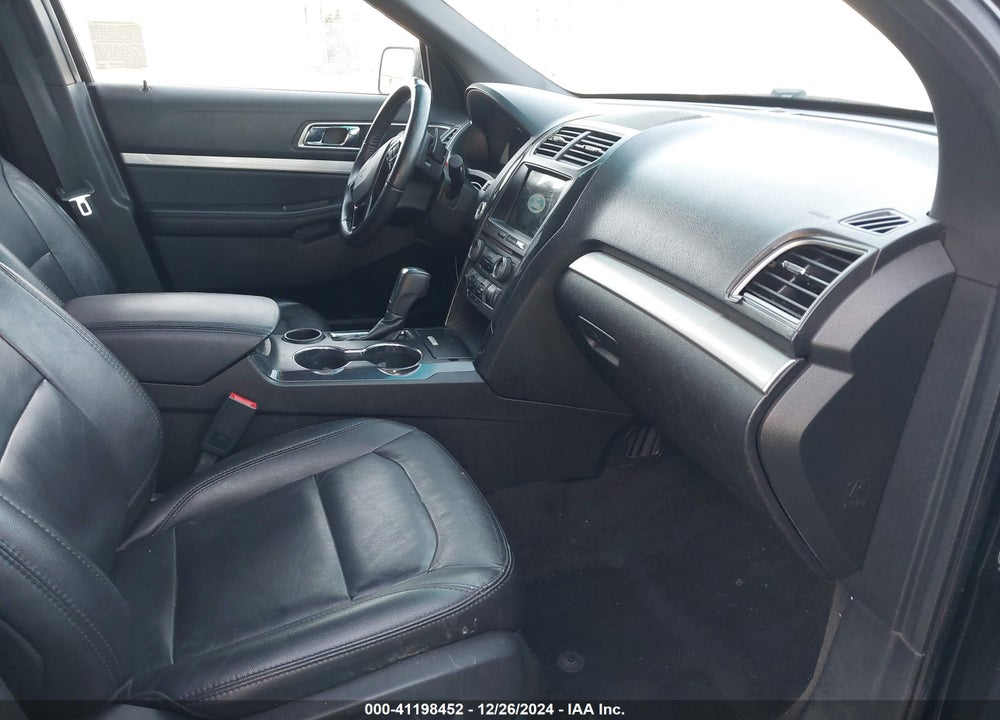2017 FORD EXPLORER XLT VIN: 1FM5K7D83HGA27846