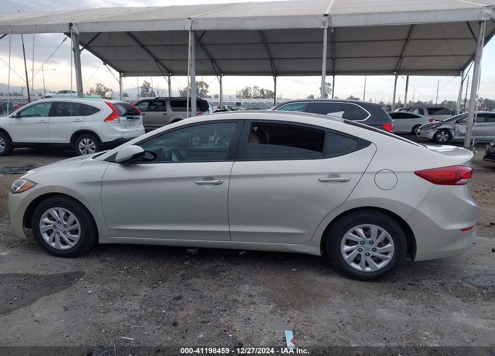 2017 HYUNDAI ELANTRA VIN: 5NPD74LF5HH146168