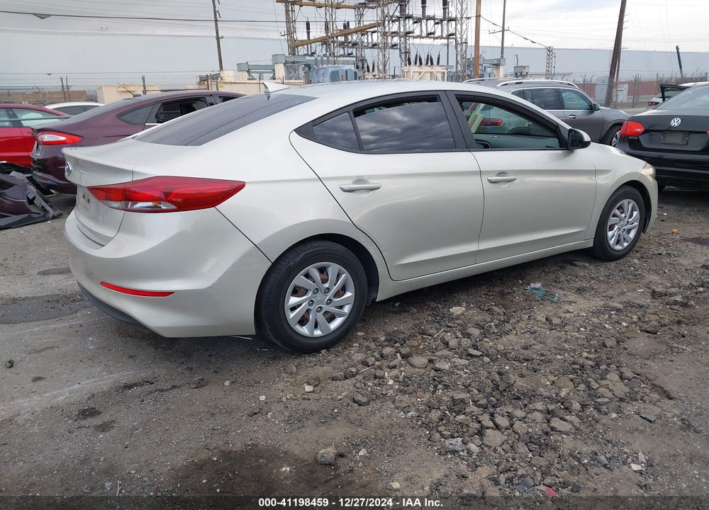2017 HYUNDAI ELANTRA VIN: 5NPD74LF5HH146168