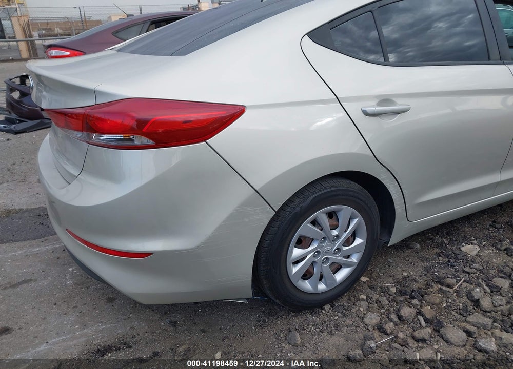 2017 HYUNDAI ELANTRA VIN: 5NPD74LF5HH146168