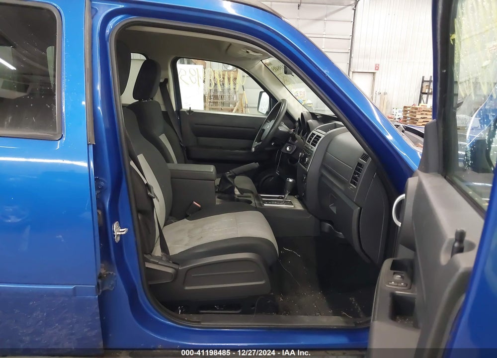 2008 DODGE NITRO SXT VIN: 1D8GU28K48W120320