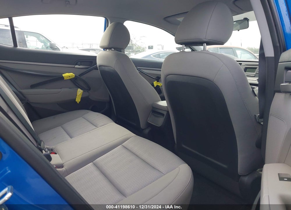 2017 HYUNDAI ELANTRA SE VIN: KMHD74LFXHU315036