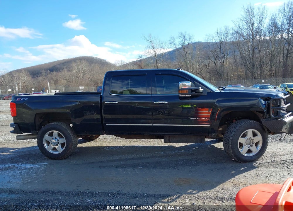 2015 CHEVROLET SILVERADO 2500HD LTZ VIN: 1GC1KWE84FF681155