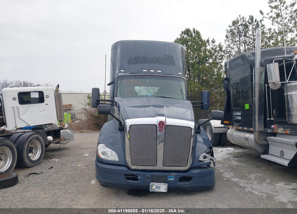 2020 KENWORTH T680 VIN: 1XKYDP9X4LJ407578