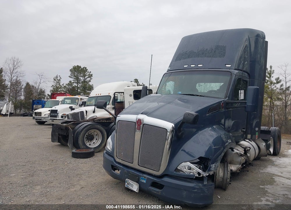 2020 KENWORTH T680 VIN: 1XKYDP9X4LJ407578