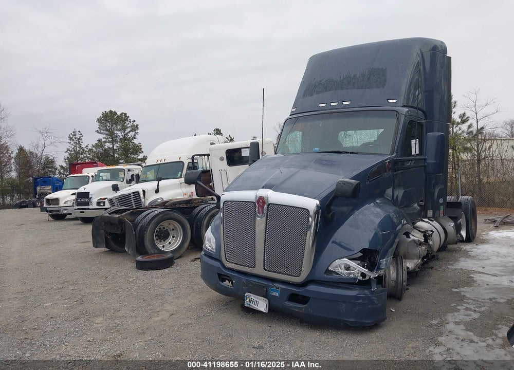 2020 KENWORTH T680 VIN: 1XKYDP9X4LJ407578