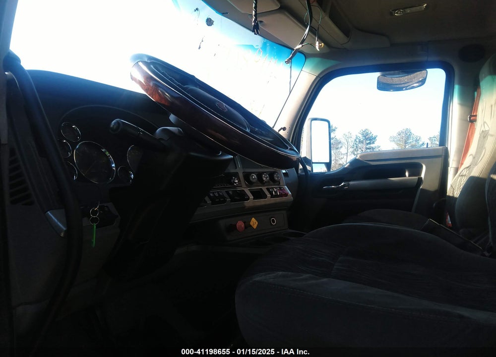 2020 KENWORTH T680 VIN: 1XKYDP9X4LJ407578