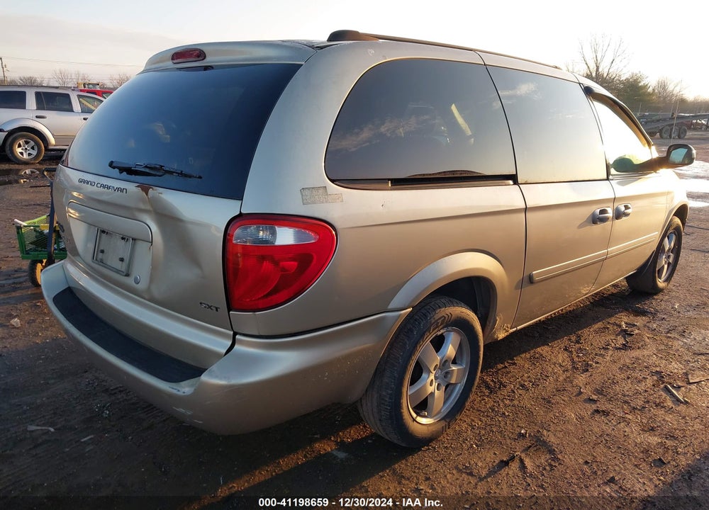 2005 DODGE GRAND CARAVAN SXT VIN: 2D4GP44L55R492434