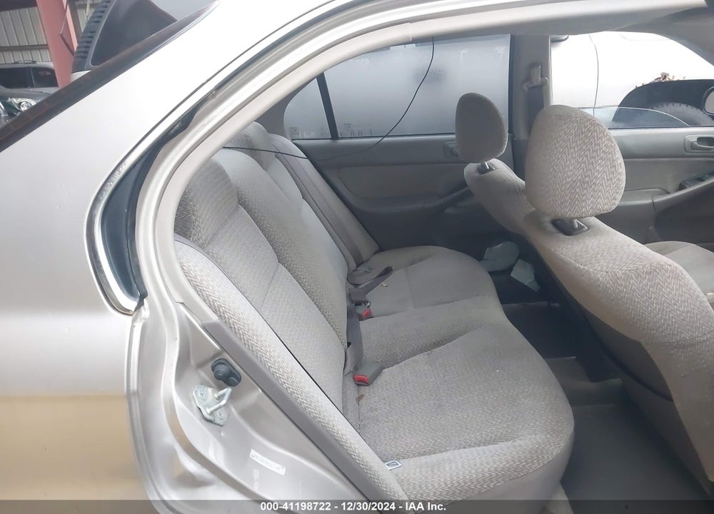 2000 HONDA CIVIC LX VIN: 1HGEJ6678YL027078
