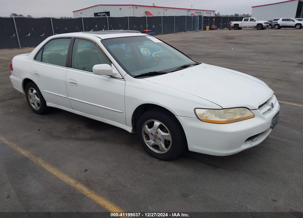 1998 HONDA ACCORD EX VIN: 1HGCG5650WA043315