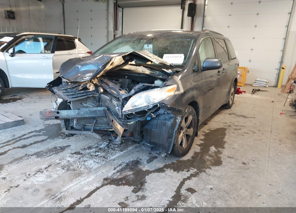 2013 TOYOTA SIENNA LE V6 8 PASSENGER VIN: 5TDKK3DCXDS364969
