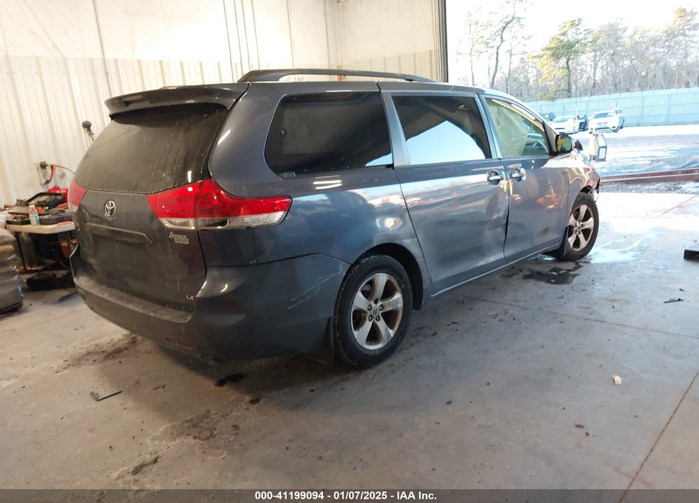 2013 TOYOTA SIENNA LE V6 8 PASSENGER VIN: 5TDKK3DCXDS364969