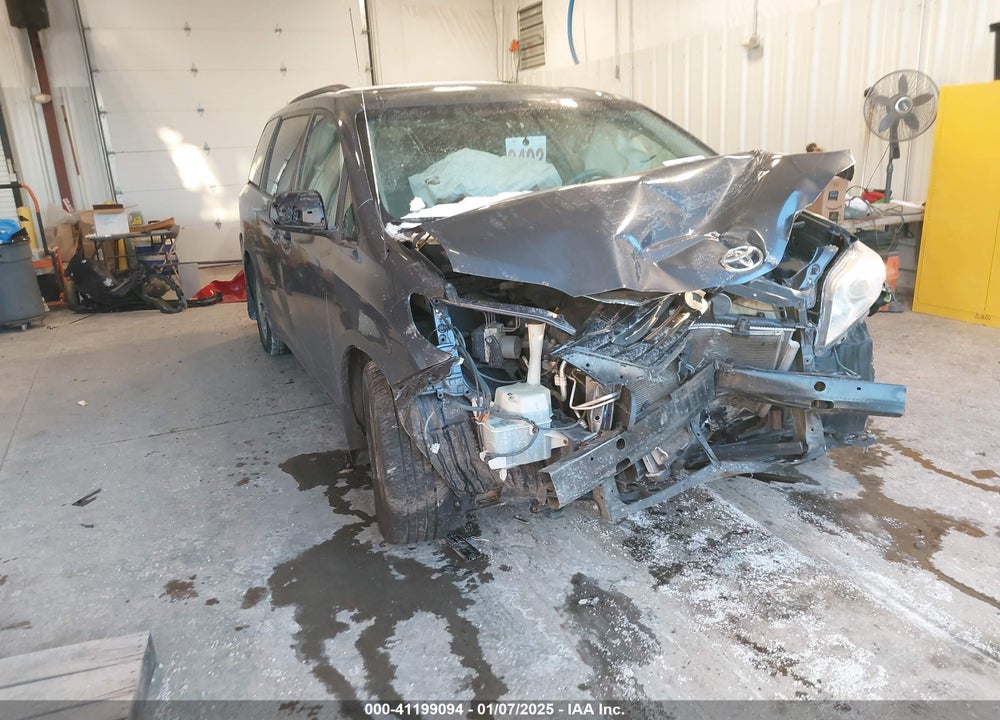 2013 TOYOTA SIENNA LE V6 8 PASSENGER VIN: 5TDKK3DCXDS364969