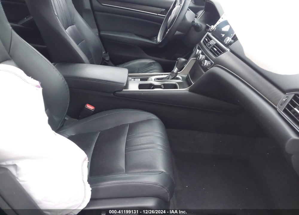 2018 HONDA ACCORD VIN: 1HGCV1F68JA093783