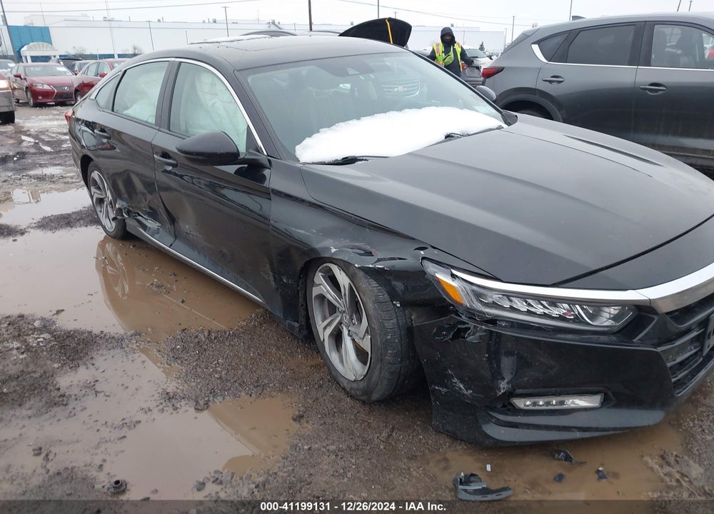 2018 HONDA ACCORD VIN: 1HGCV1F68JA093783