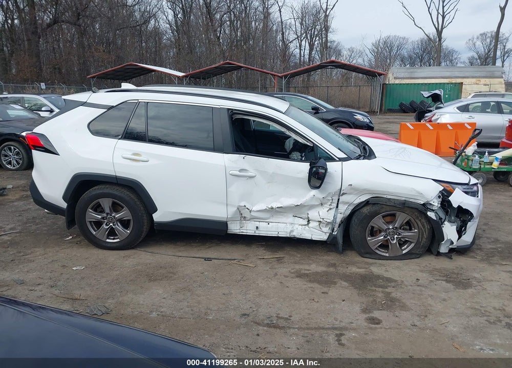 2022 TOYOTA RAV4 XLE VIN: 2T3P1RFV0NC289307