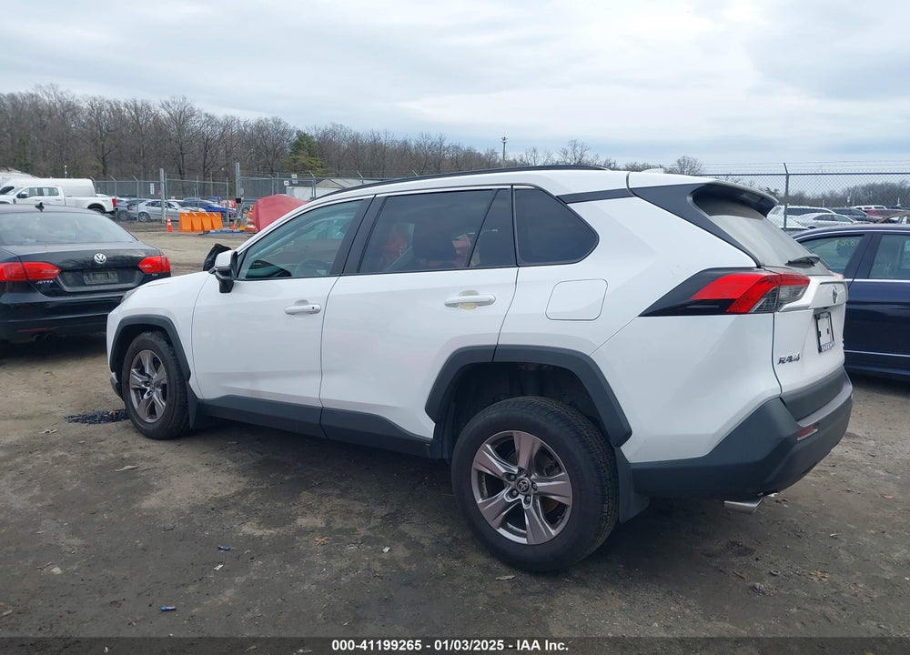 2022 TOYOTA RAV4 XLE VIN: 2T3P1RFV0NC289307