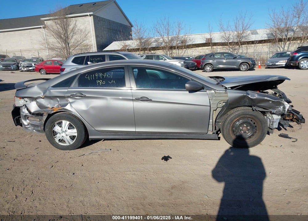 2011 HYUNDAI SONATA VIN: 5NPEB4AC4BH068579