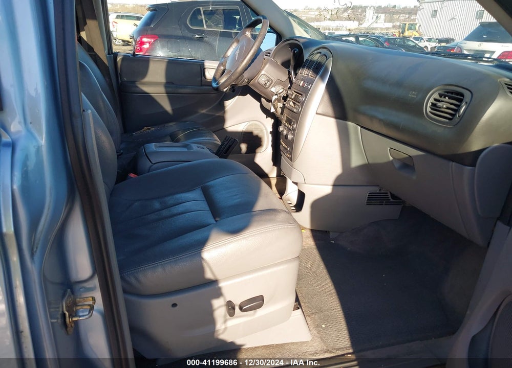 2005 CHRYSLER TOWN & COUNTRY TOURING VIN: 2C8GP54L45R417533