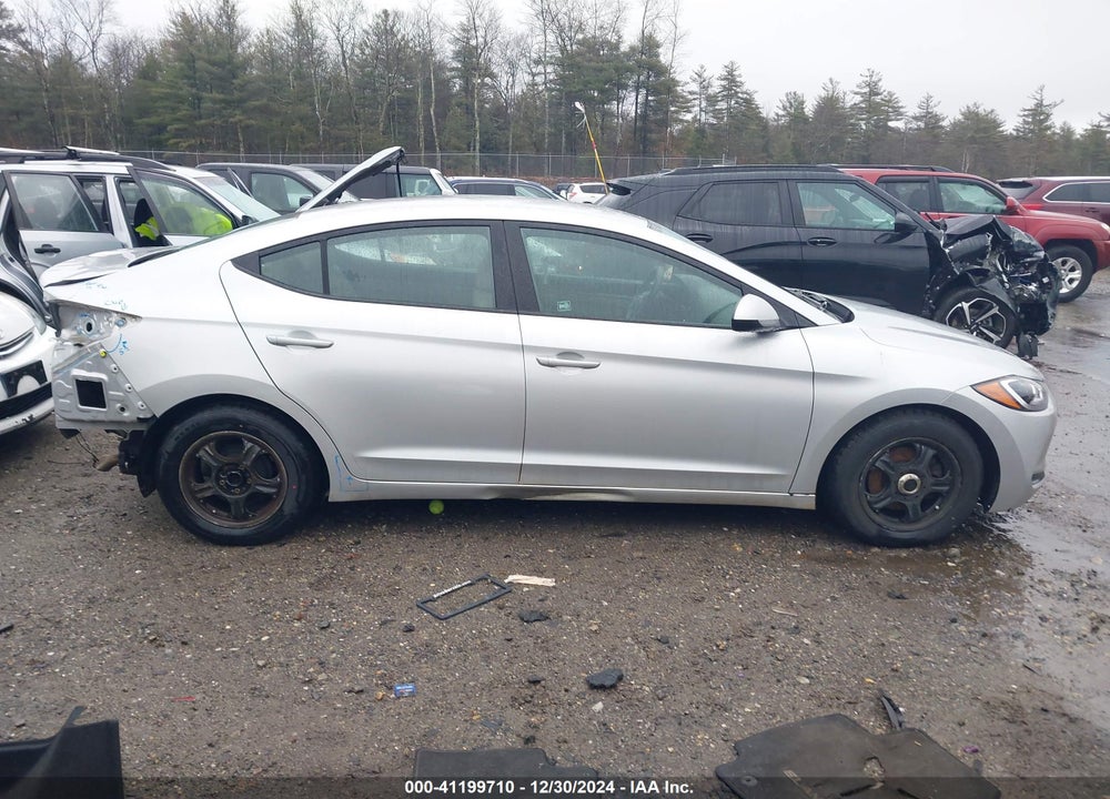 2018 HYUNDAI ELANTRA SE VIN: 5NPD74LF0JH353461
