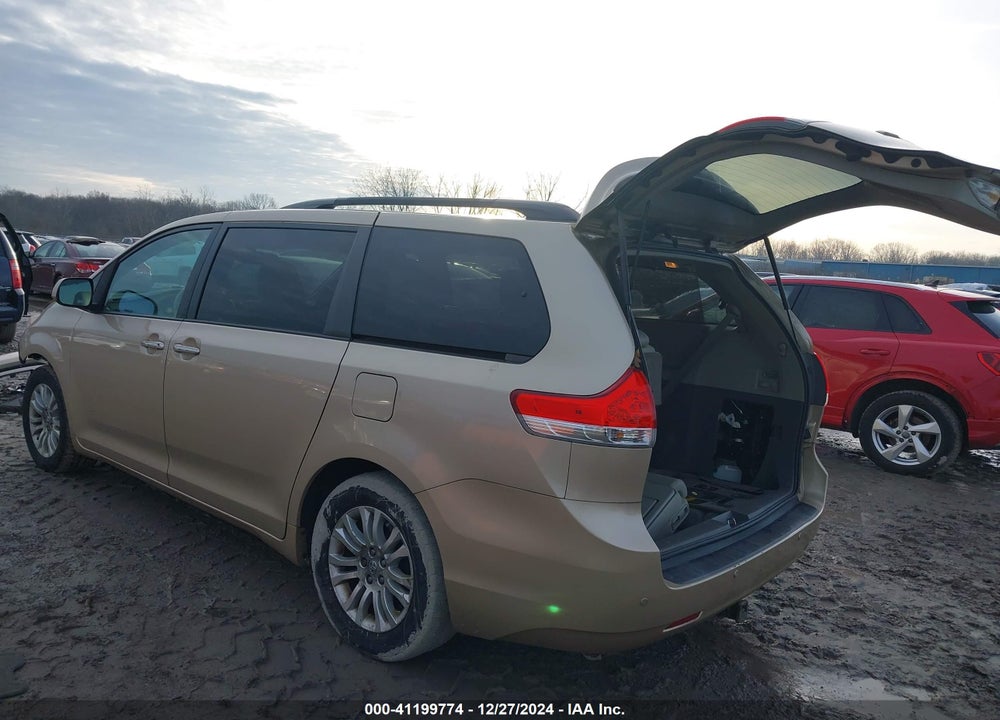 2011 TOYOTA SIENNA XLE LIMITED VIN: 5TDYK3DC5BS150009