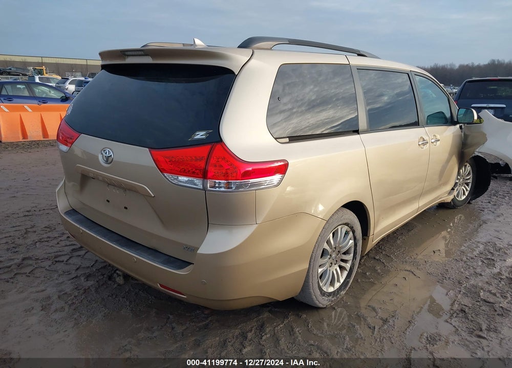 2011 TOYOTA SIENNA XLE LIMITED VIN: 5TDYK3DC5BS150009