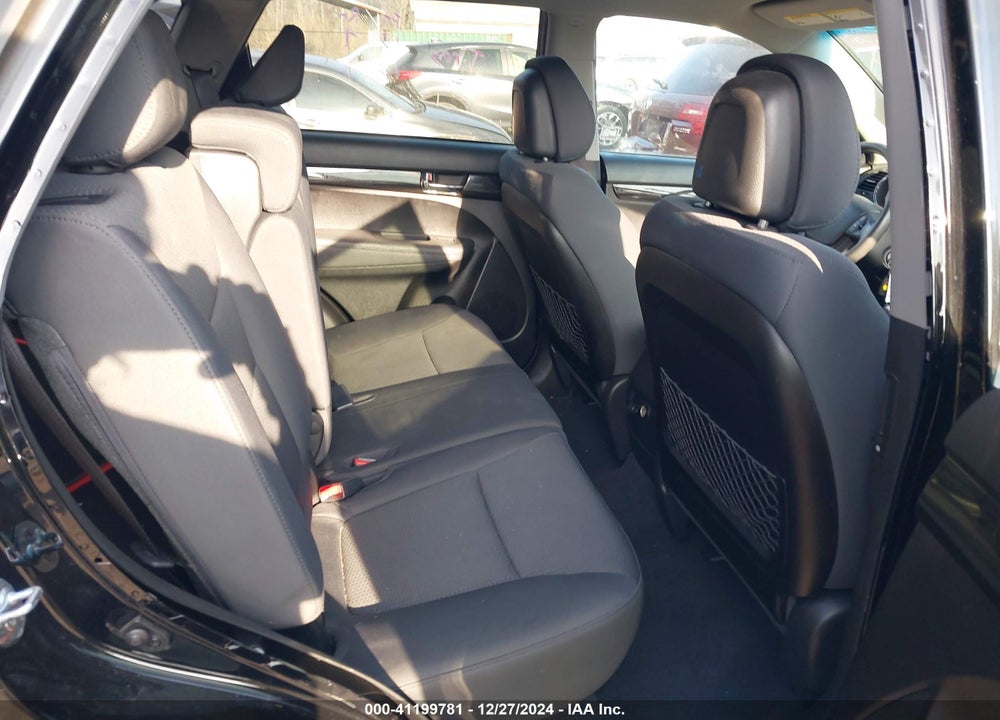 2012 KIA SORENTO LX VIN: 5XYKTCA65CG198125