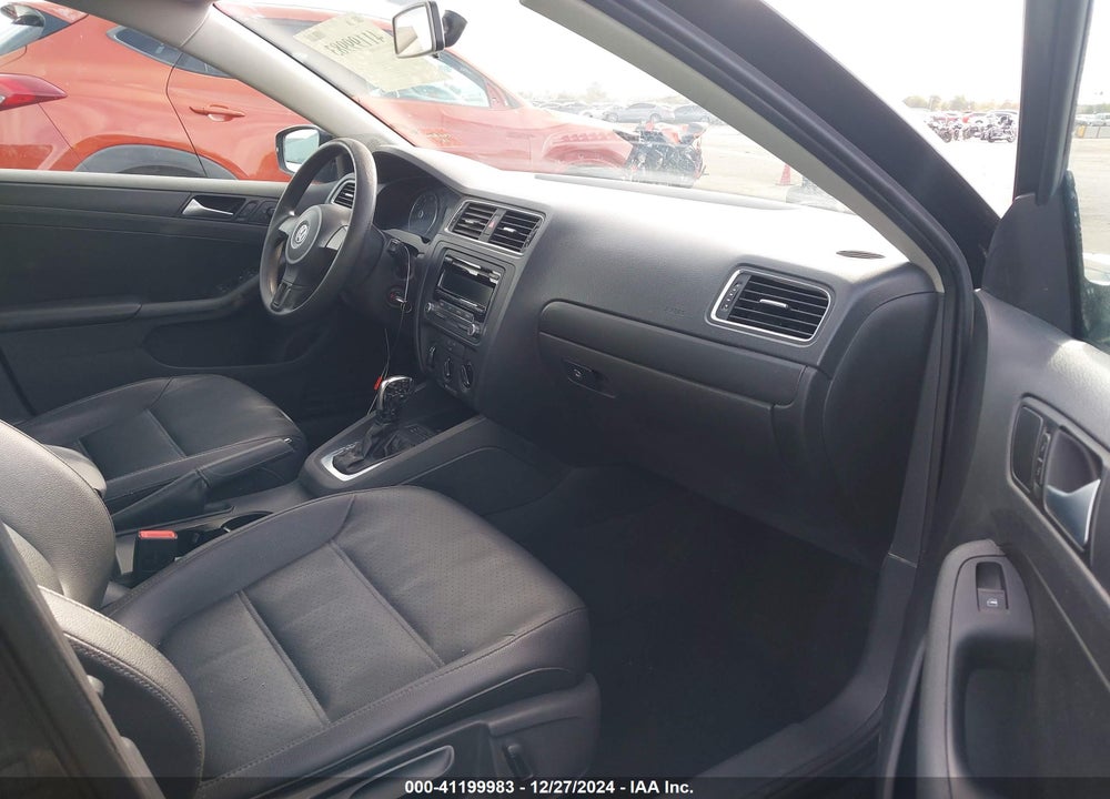 2014 VOLKSWAGEN JETTA 1.8T SE VIN: 3VWD17AJXEM400812