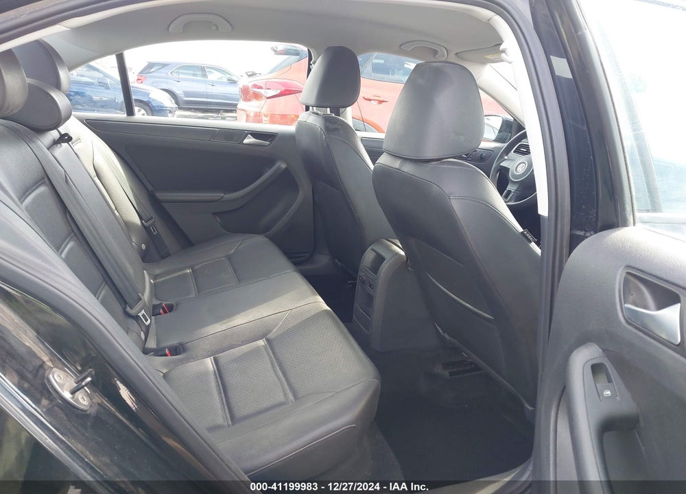 2014 VOLKSWAGEN JETTA 1.8T SE VIN: 3VWD17AJXEM400812