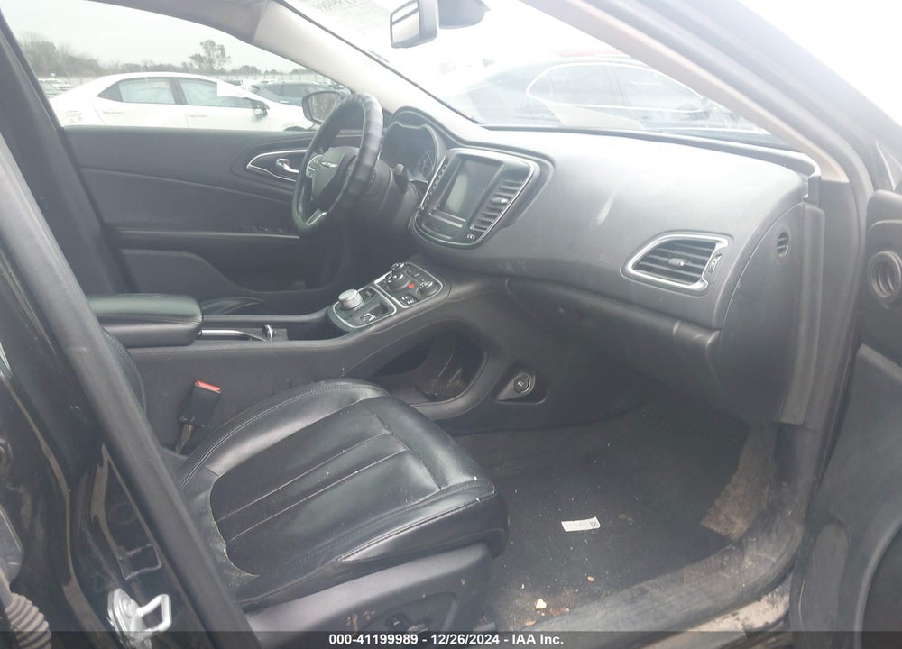 2016 CHRYSLER 200 VIN: 1C3CCCAB1GN189572