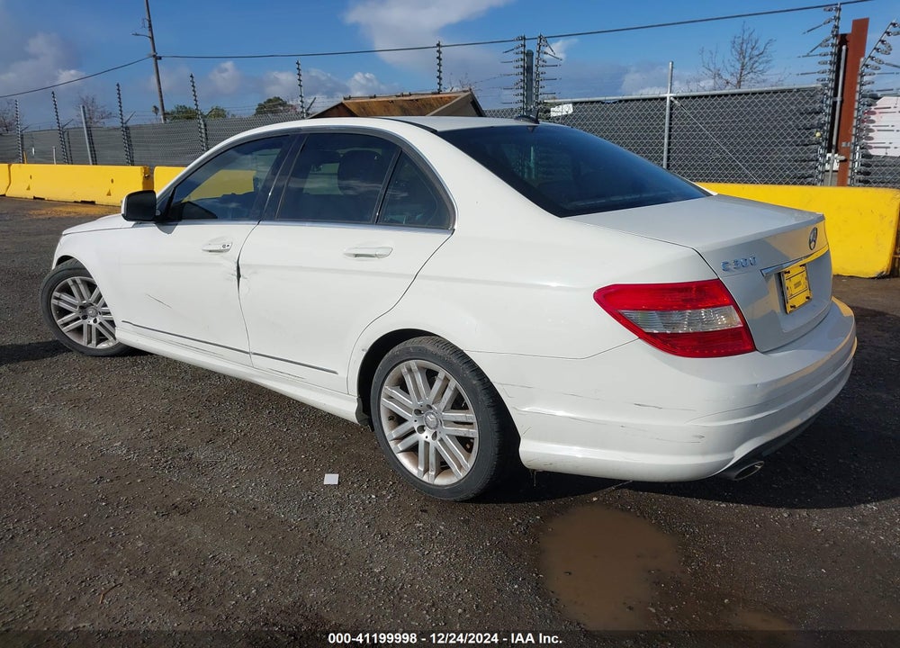 2009 MERCEDES-BENZ C 300 LUXURY/SPORT VIN: WDDGF54X09R074471
