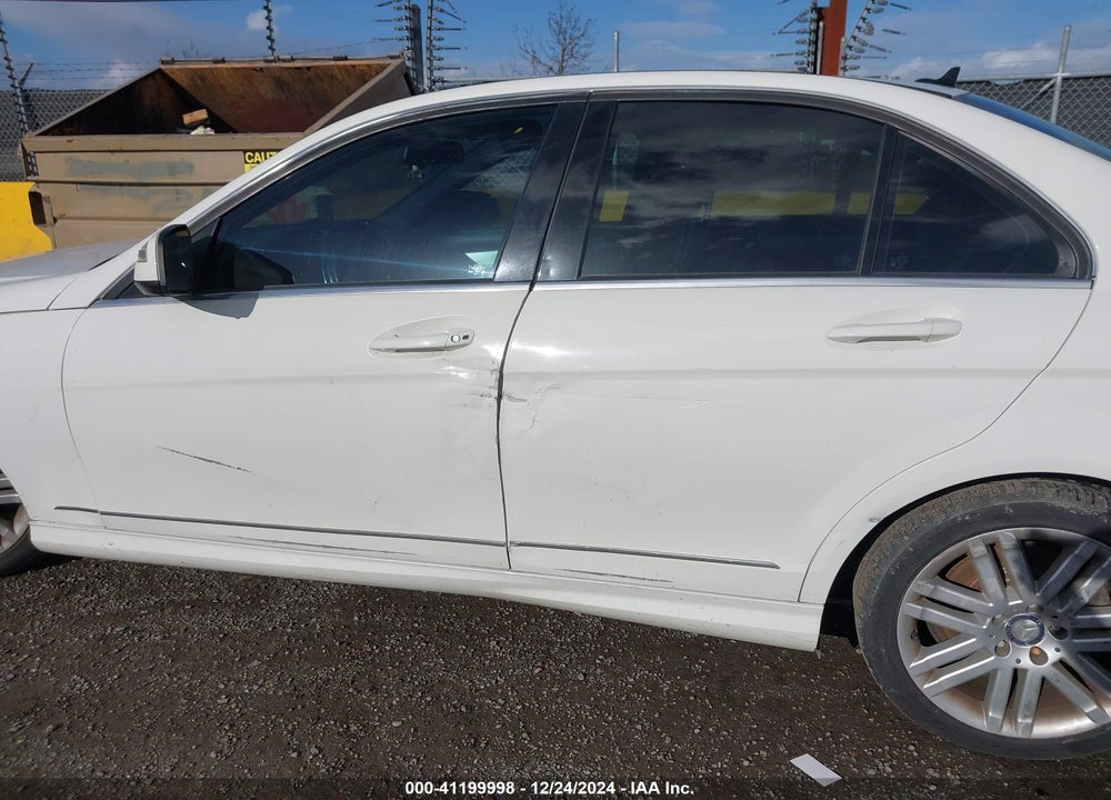 2009 MERCEDES-BENZ C 300 LUXURY/SPORT VIN: WDDGF54X09R074471